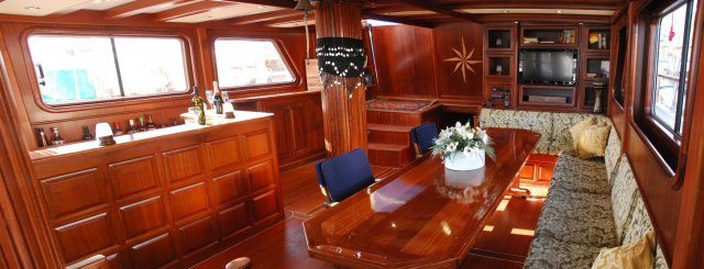 saloon 2